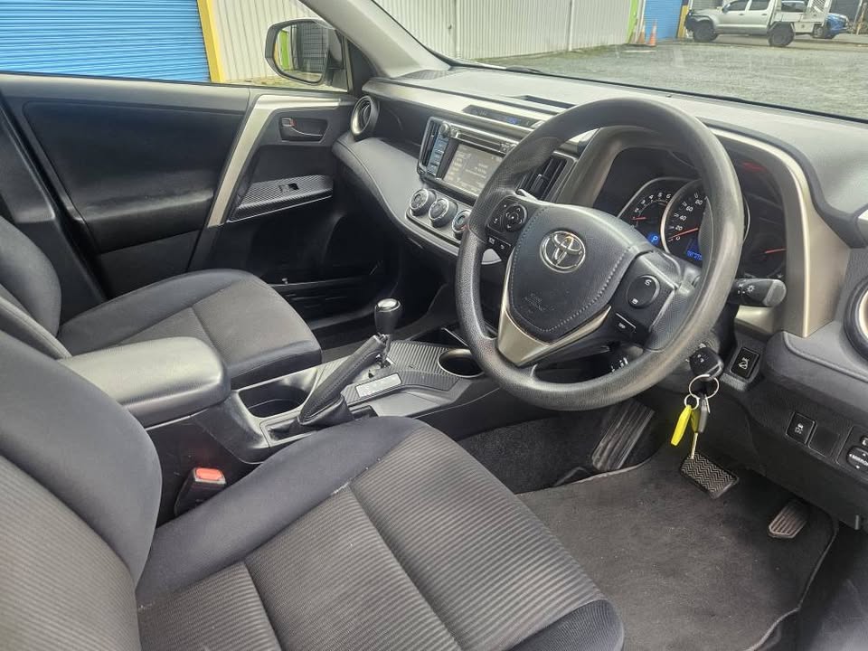 2015 Toyota rav 4 awd auto awd suv wagon 9.jpg